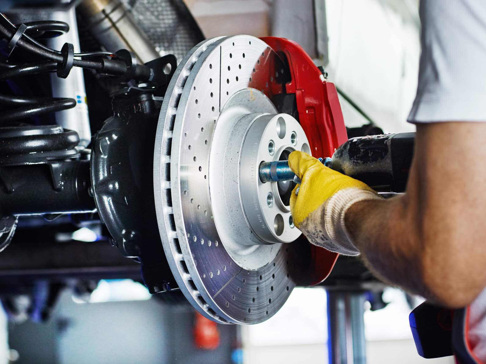 Brake repair service at NJ AUTO